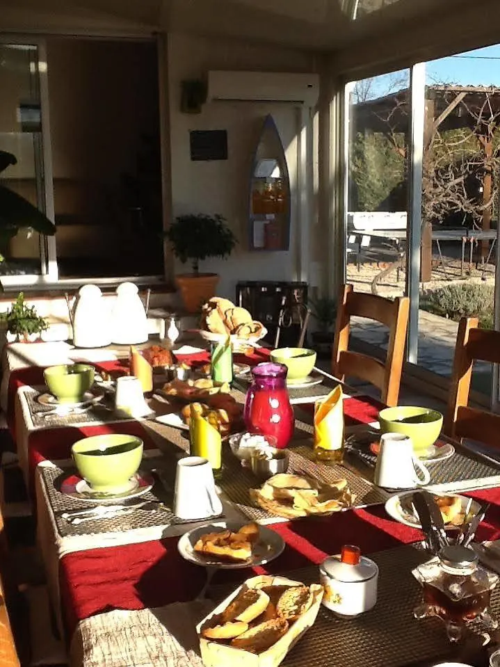 Bed and Breakfast L'étape Provencale à Cabriès 3*,